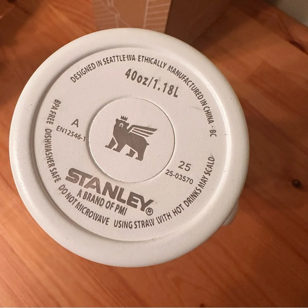 NEW Stanley The Quencher H2.0 FlowState 40 oz Tumbler Straw Bluey Bingo - Picture 8 of 10